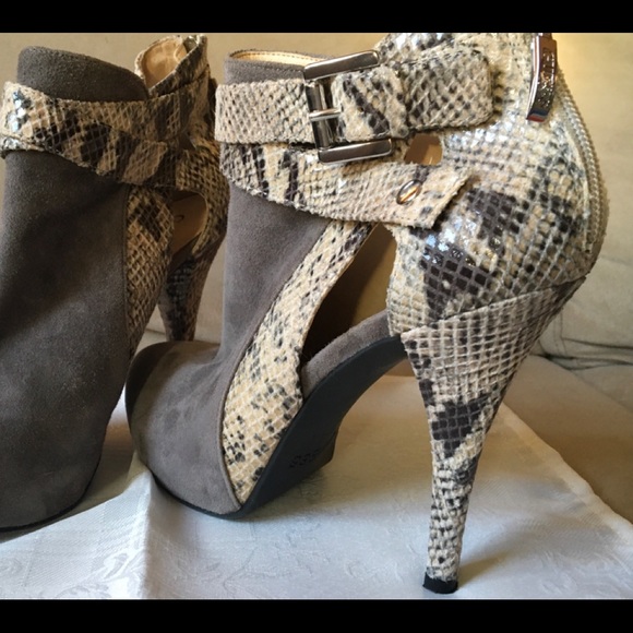 Guess Shoes - GUESS sz 8M